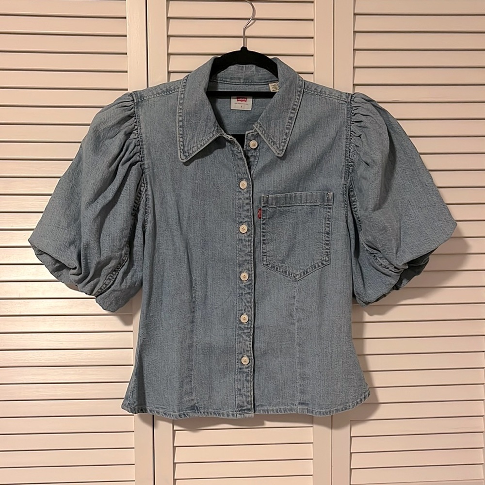 Levi’s ROXY PUFF SLEEVE BUTTON-UP BLOUSE